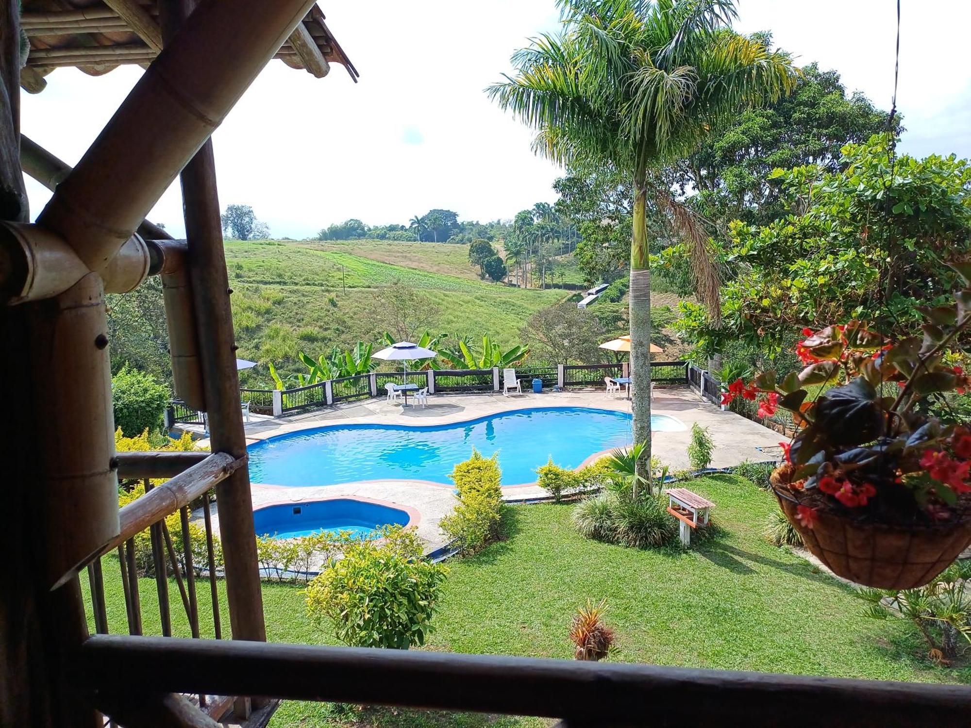 Finca Hotel Palmas Frente A Panaca Quimbaya Exterior photo
